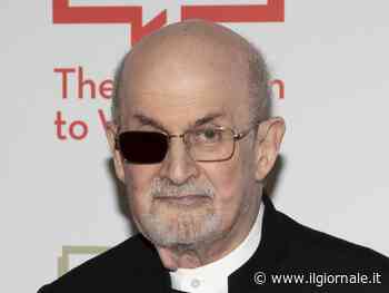 "Non farsi impaurire da terrorismo". Il ritorno di Salman Rushdie in pubblico