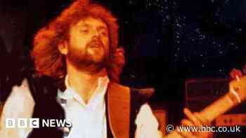 Blackpool Tory group leader to return to rock star roots
