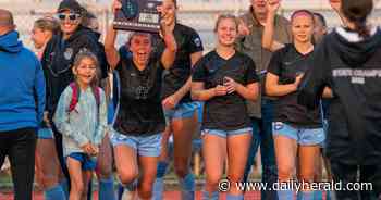 Girls soccer: Najera, St. Charles North win 20th consecutive regional title in 2-0 win over Wheaton Warrenville South