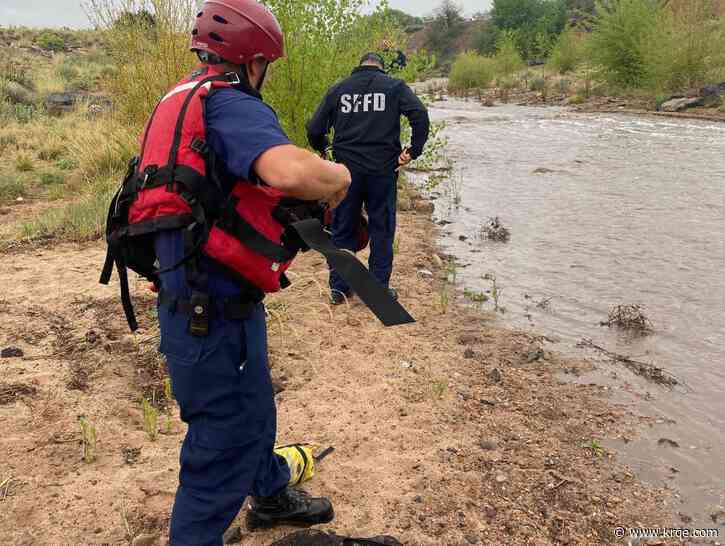 1 dead after they fell into the Santa Fe River