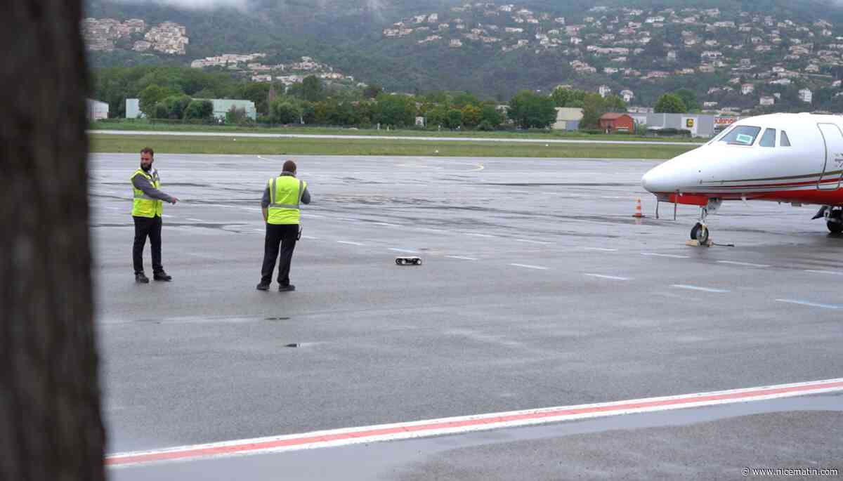 Le groupe Extinction Rebellion perturbe le trafic des jets privés à l'aéroport de Cannes-Mandelieu à l'aide de voitures télécommandées