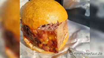 Globus-Leberkäsebrötchen als „saftiger Bremsklotz“ gerühmt – doch ein Fan sieht schlimmes Detail