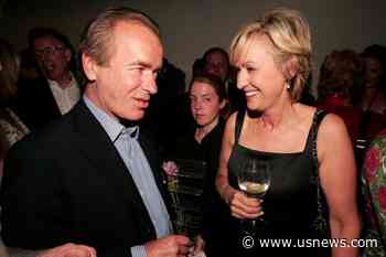 Martin Amis, British Writer of Dark Comedic Novels, Dies at 73