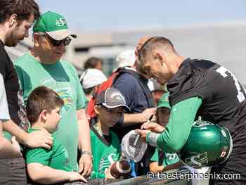 Short, sweet and smoky: Good turnout for Green and White game shortened by poor air quality