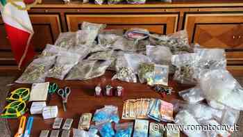 Lo spaccio all'ingrosso a Roma nord, droga nascosta anche in frigo