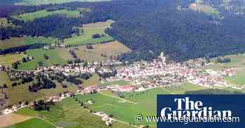 Three dead in tourist plane crash in Switzerland