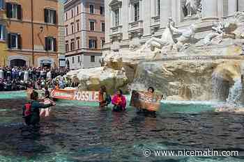 On sait pourquoi des militants écologistes ont noirci l'eau de la fontaine de Trevi à Rome
