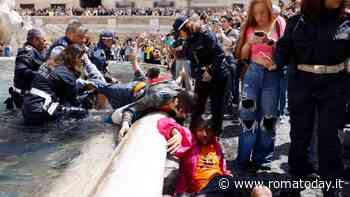 Il blitz degli ambientalisti fa scattare Gualtieri: "Non toccate i monumenti, ora basta"