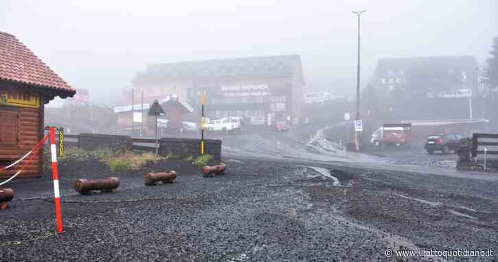 Eruzione dell’Etna, cenere sull’aeroporto di Catania: i voli riprenderanno lunedì 22 maggio