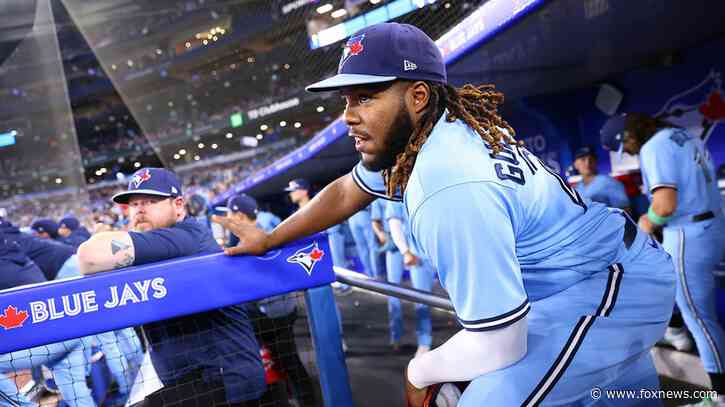 Blue Jays star Vladimir Guerrero Jr gifts bat to child who beat cancer
