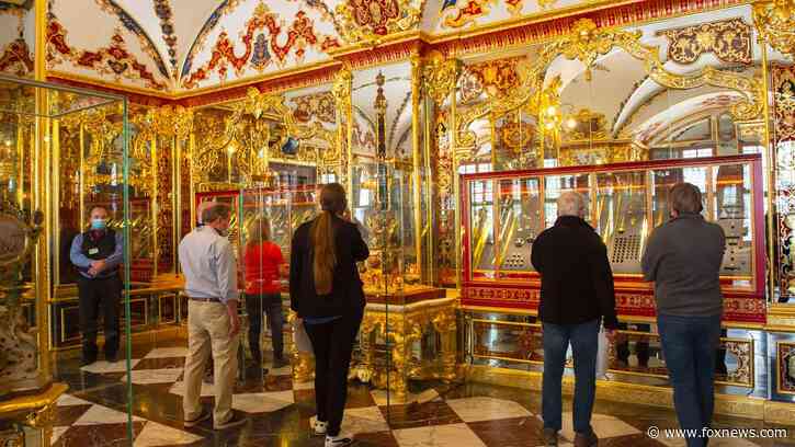 Mobsters admit they stole museum jewels worth $100M but get off with light sentences