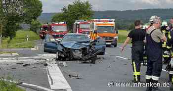 Ein Toter und sieben Verletzte bei Unfall auf B22 - für den 23-Jährigen kam jede Hilfe zu spät