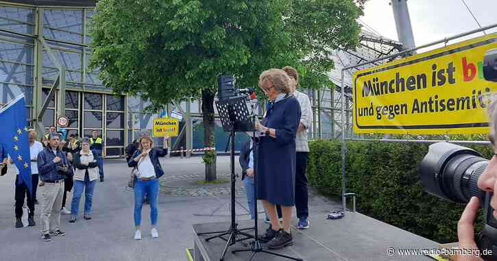 Knobloch demonstriert gegen Roger Waters