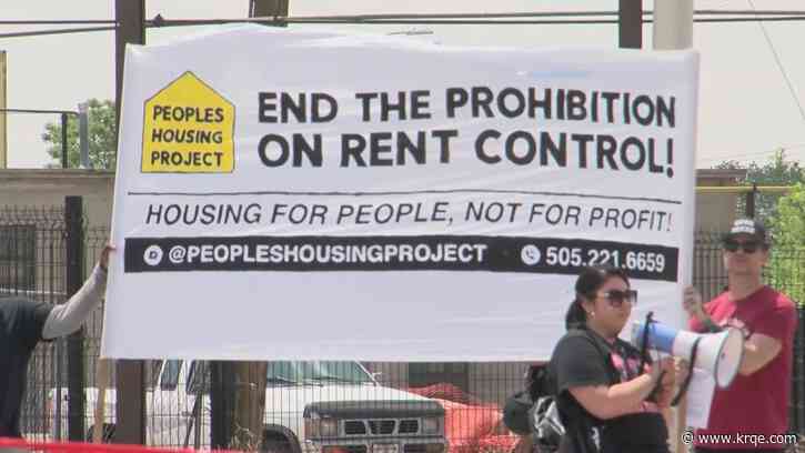 Barelas residents protest at Albuquerque's State of the City Address