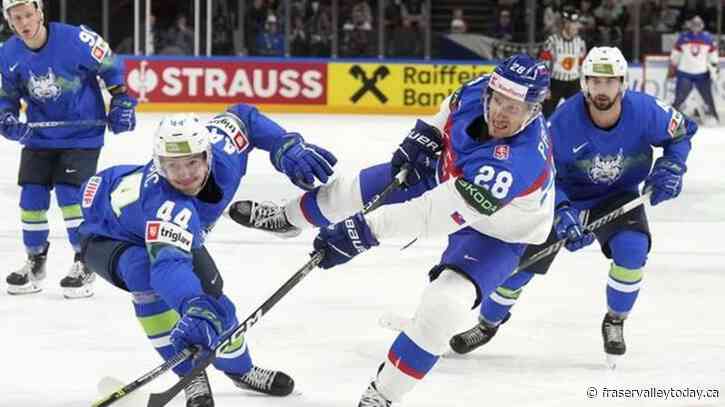 US routs France 9-0 to stay perfect at ice hockey worlds