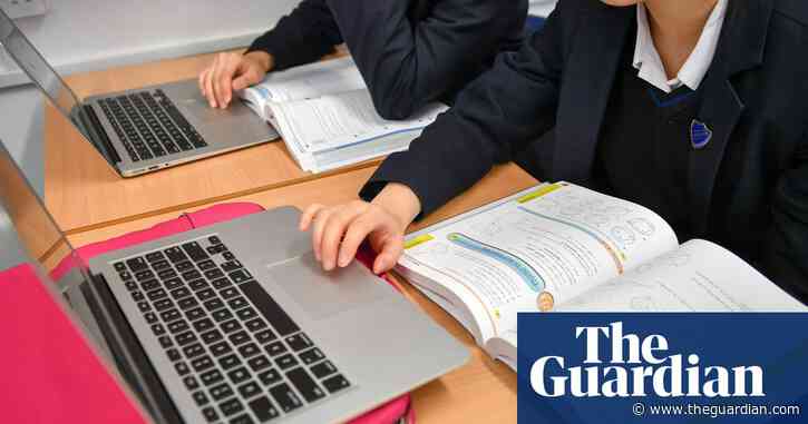 UK schools ‘bewildered’ by AI and do not trust tech firms, headteachers say