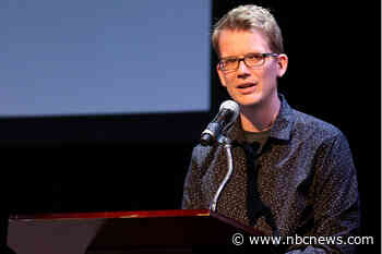 YouTuber and VidCon co-founder Hank Green shares cancer diagnosis