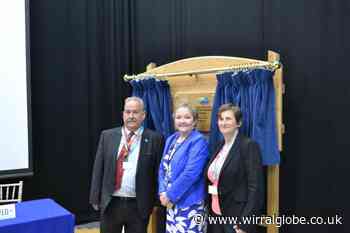 Wirral MP unveils Trade Union Education plaque at Wirral Met