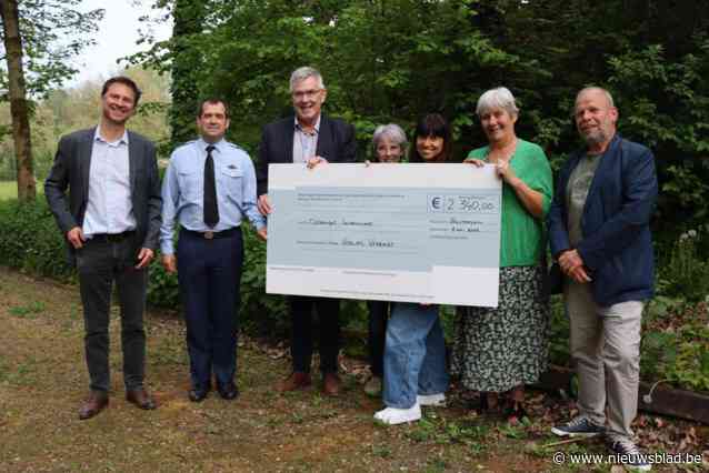 Mooie cheque voor de vzw Verlies Verbindt