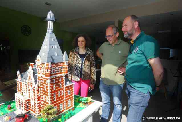 Afgebroken Ekers kasteel blijft toch bestaan, weliswaar in legoblokjes: “Tientallen oude foto’s en video’s bekeken en toch nog fouten gemaakt”