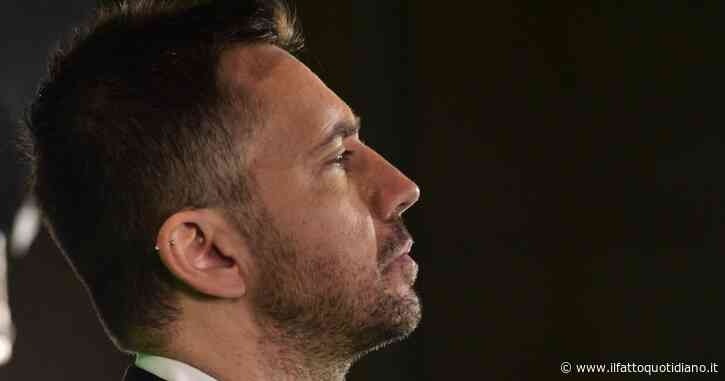 “E pensare che c’era Giorgio Gaber”: il libro di Andrea Scanzi vince il premio letterario Mino De Blasio