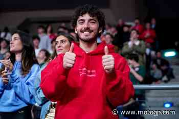 Pecco Bagnaia e Valentino Rossi tifano VL Pesaro