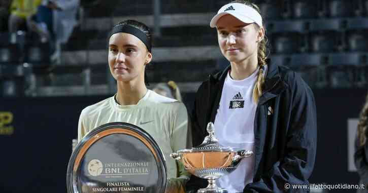 Imbarazzo ed errori durante la premiazione del torneo femminile agli Internazionali di Roma