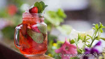 Fruchtiger Erdbeer-Eistee: So schnell ist er selbstgemacht