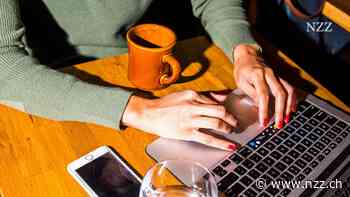 Programmieren am Strand! Als digitaler Nomade zu arbeiten, gilt als modern und romantisch zugleich. Die Realität dahinter ist allerdings oft recht profan