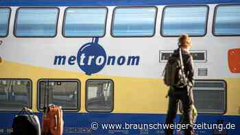 Regionalbahn prallt vor Hamburg gegen Baugerät