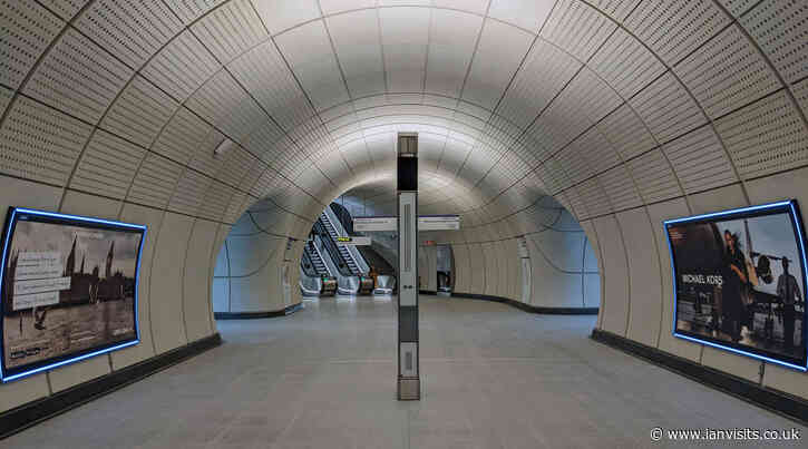 Elizabeth line’s new peak time timetable starts with a broken down train