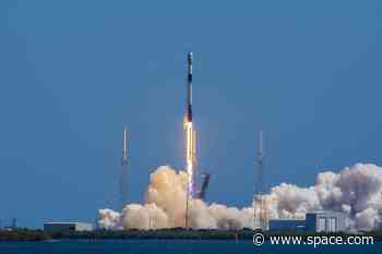 Watch SpaceX launch big telecom satellite to orbit tonight