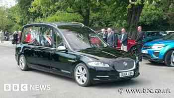 Wilfred Slater: Dozens attend WW2 veteran's funeral after appeal