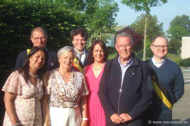 Cupido schoot raak op een afzwaaifeestje