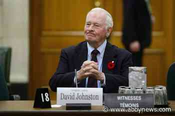 Johnston advises against inquiry, but aims to hold hearings on foreign interference