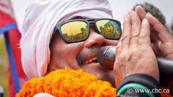 This double amputee climbed Mount Everest. Now he's dedicating his life to helping others