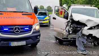Verkehrsunfall im Kreis Peine: Autos stoßen frontal zusammen