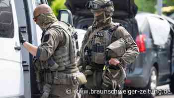 In Wohnung verschanzt - Polizei nimmt Mann mit Messer fest