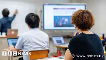 Many foreign students to lose right to bring family to UK