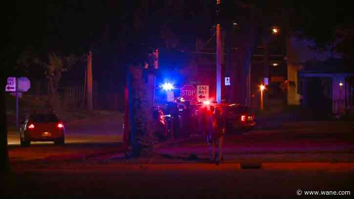 Standoff on East Berry St. ends after man surrenders to Fort Wayne police