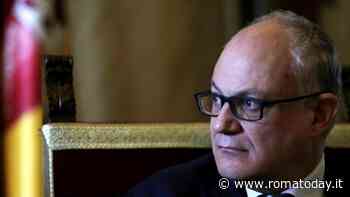 Gualtieri anticipa la maggioranza per ribadire il "no" al rimpasto (mai richiesto ufficialmente)