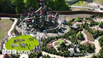 Lilidorei: Children test out 'world's largest' play park