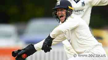 Michael Burgess: Sussex sign Warwickshire wicketkeeper on loan for T20 Blast