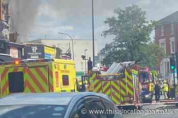 Lee High Road Lewisham flat fire: Police investigation launched
