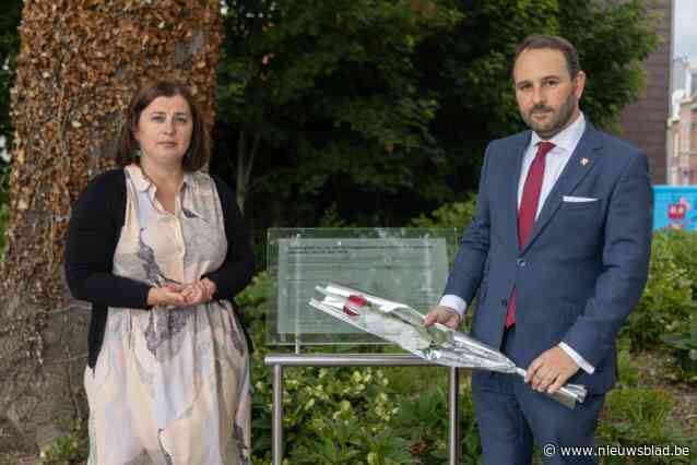 Kamerlid herdenkt zwartste bladzijde uit Truiense geschiedenis: “Egon werd verklikt, vergast en verbrand”