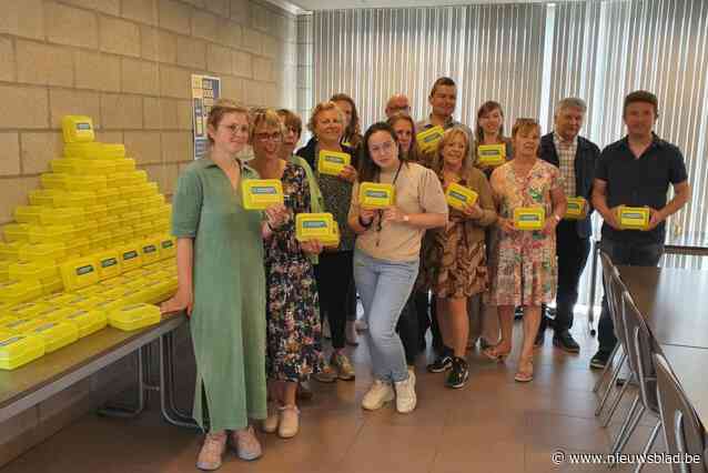 Gele doos in koelkast moet levens redden van 80-plussers: “Snel correcte medische gegevens binnen handbereik”