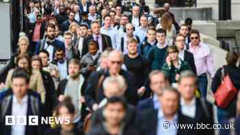 UK net migration up with Ukraine and Hong Kong arrivals