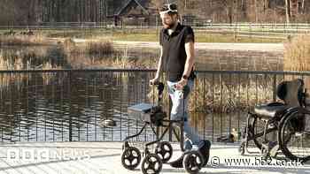 Brain implants help paralysed man to walk again