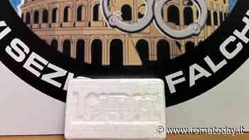 Tor Bella Monaca: due appartamenti come base per lo spaccio, sequestrato un chilo di cocaina