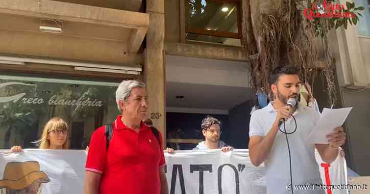 Tensione al corteo alternativo per Falcone, gli organizzatori: “Manifestazione autorizzata. Abbiamo rivissuto la stessa scena dei funerali”